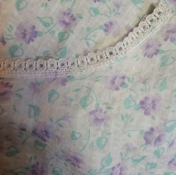 Vintage cottagecore floral night gown light airy lacy trim night dress grandma - Picture 3 of 5